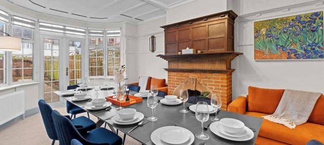5 Bedroom House 13 Beds Across From Tube Station