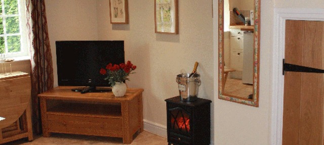 5* PEAK DISTRICT COTTAGE NEAR ASHBOURNE & ALTON TOWERS