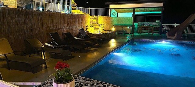5-Villa Reunion Compound | Sleeps 29 | Boat Dock