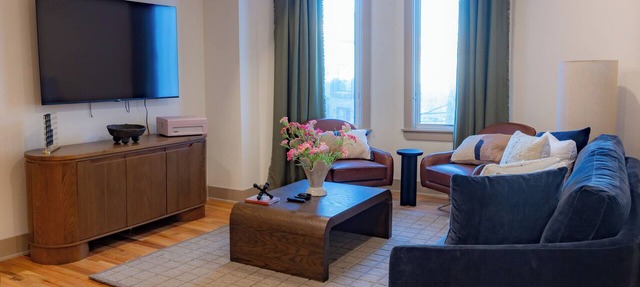 5Bed3Bath Spacious Duplex: Arcade, Games, NYC View
