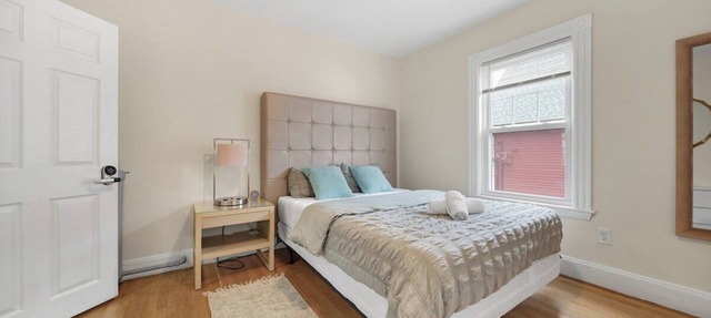 5BR 2BTH Bright & Spacious Apt in Brighton