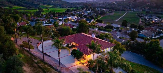 5BR - 4Bth Entire Grand Estate near Winery Fallbrook
