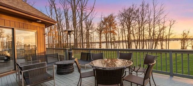 5BR Riverfront Home - Private Nature Retreat