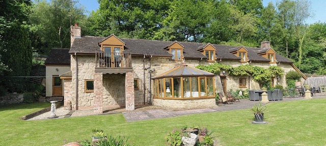 6 bedroom accommodation in Highley, near Bridgenorth