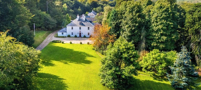 6 bedroom accommodation in Brodick