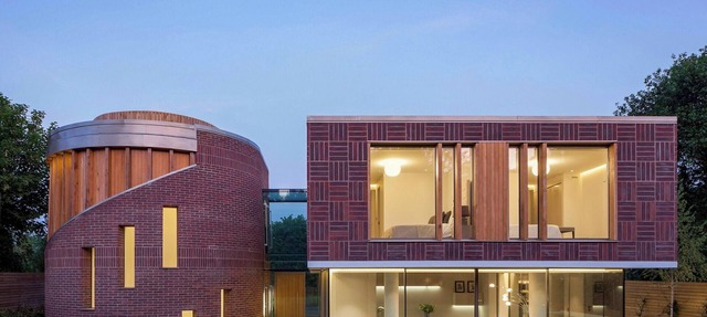 6 bedroom accommodation in Radlett