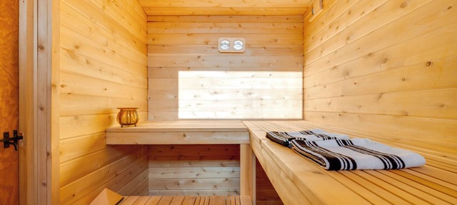 6 Mi to Polar Caves! All-season Getaway w/Sauna