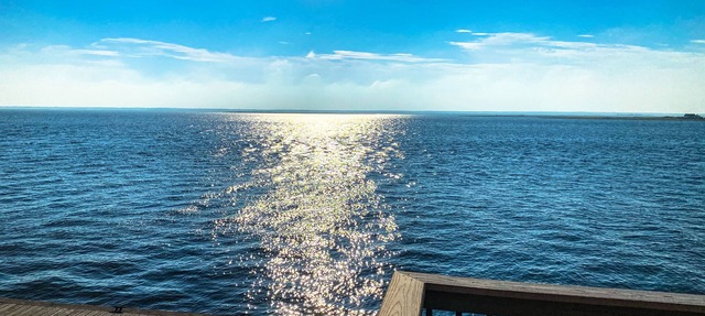 6bdrm Unobstructed Bay Front Views Minutes from the Beach