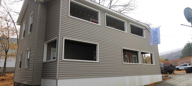 6BR Downtown Duplex Walk to Gore & Main St | Porches, Game Room | Sleeps 12