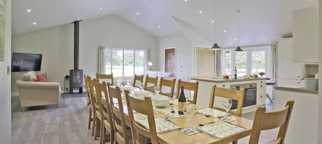 7 Bed in Barsham (oc-then)