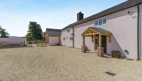 7 Bed in Welshpool oc-96412