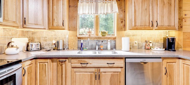 7 Mi to Glens Falls: Peaceful Retreat w/Game Room
