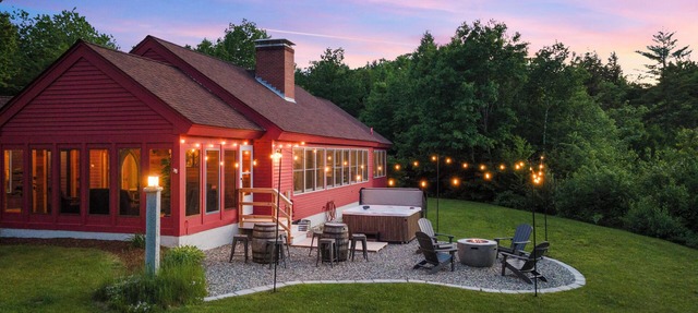 70 acre White Mountain estate - trails, views, privacy