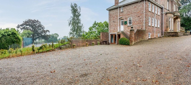 8 bedroom accommodation in Wighill, near York