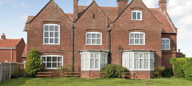 9 bedroom accommodation in Bacton