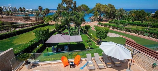 A Beachfront Villa with private Heated Pool (Additional charges apply)