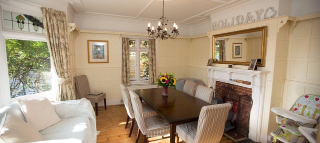 A Beautiful, Spacious Cottage, Only A Short Walk To The Beach (Child friendly)