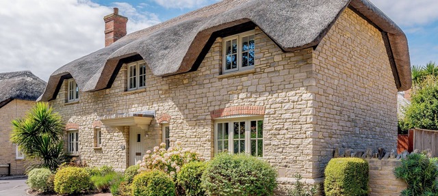 A charming yet contemporary thatched cottage close to Lulworth Cove.