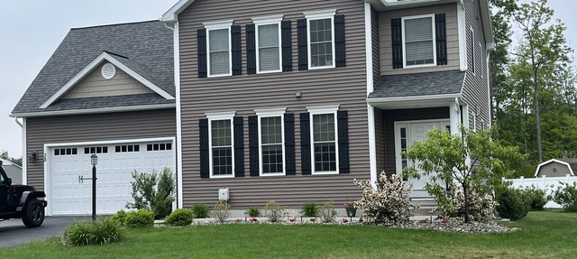 A Coastal Farmhouse Style Home- 10 minutes from Downtown Saratoga Springs
