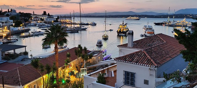 “A distinguished Luxury villa with a great view and location in the Old Harbor