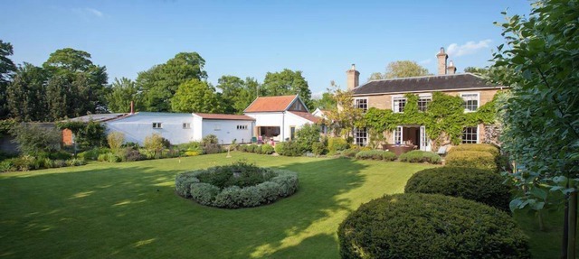 A large group retreat that sleeps 15 guests in 8 bedrooms