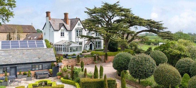 A luxurious and beautifully restored Victorian Rectory nestled in the heart of Shropshire’s stunning countryside. Perfect for family gatherings, celebrations, or a peaceful retreat, this elegant estate sleeps up to 14+5 guests.