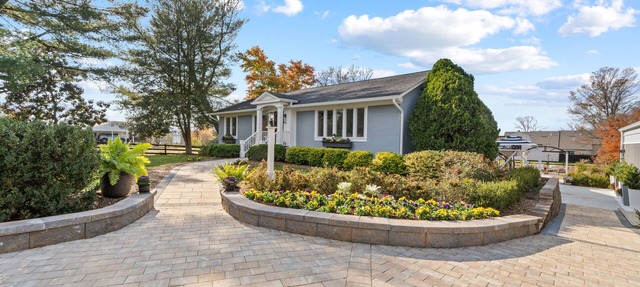 A Luxurious Home for Rest and Work.