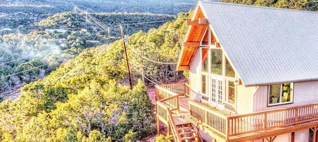 A Mountain Escape with Endless Views