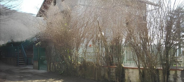 A reflection in the world - family-friendly holiday home amid the Tuscan hills.