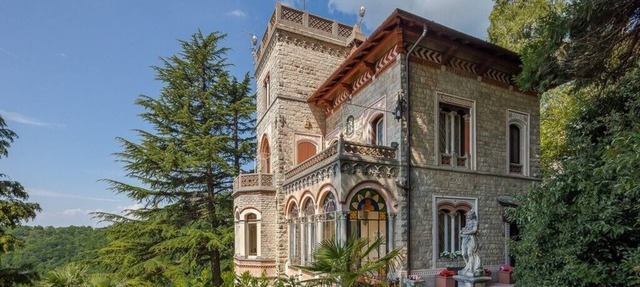 A romantic experience in historic villa with private park at SacroMonte Varese