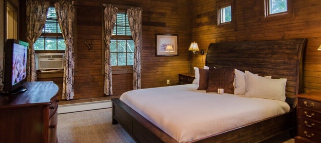 A spacious Ground-level King B&B guestroom in Downtown Shelburne - Delicious Breakfasts! BST