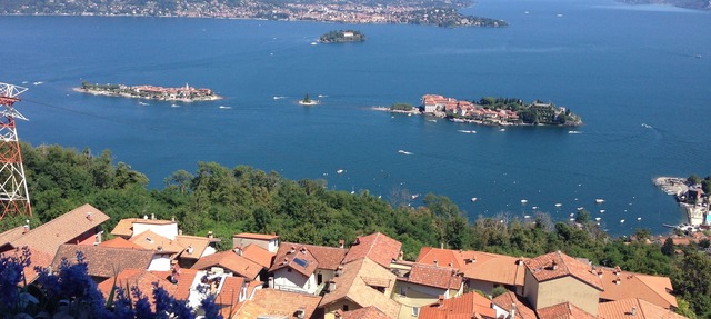 A window 3 overlooking Lake Maggiore!