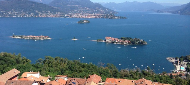 A window 4 overlooking Lake Maggiore!