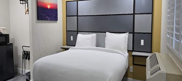 Accessible Queen Bed|Nsmk