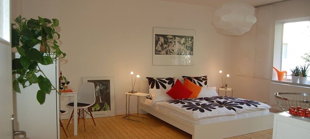 Accommodation in the center, top location for up to 4 people