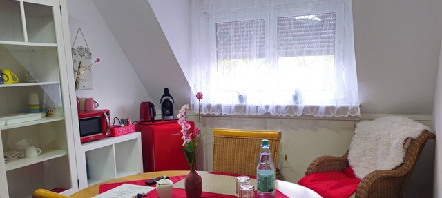 Accommodation is conveniently located between the major cities of Cologne/Düsseldorf/Aachen