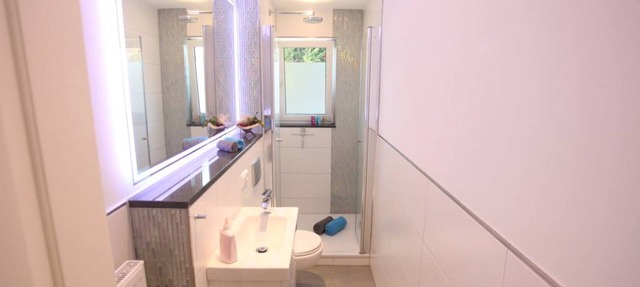 Adelsdorf B & B's in the Aischgrund modern, bright, garden view, kitchen, BBQ, parking
