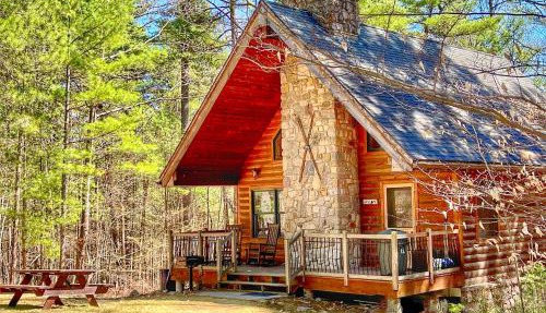 Adirondack Mountain Cabin with Hot Tub, Near Whiteface, Lake Placid, Fire Pit, Game Rm