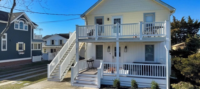 Adorable Second Story condo near the Beach and Heart of Stone Harbor!
