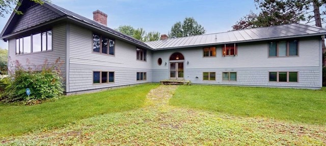 Adventure-filled getaway, ponds, trails, dog-friendly, w/d, BBQ, views & more