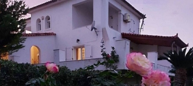 Aethera Maisonette Family-Friendly Maisonette with Large Garden & BBQ in Kokoni