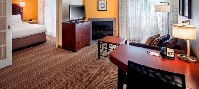 Affordability Meets Comfort! Free Parking, Pet-friendly, Onsite Swimming Pool
