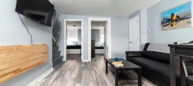 - AGH Walkable - Free Parking - Washer & Dryer -
