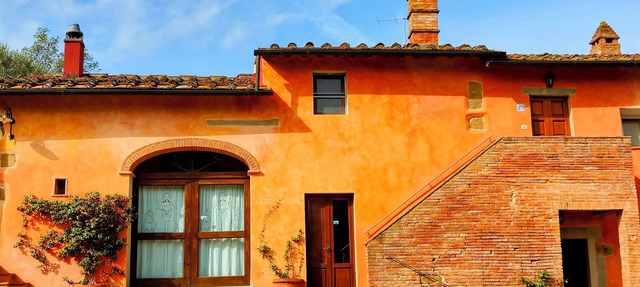 Airconditioned Villa with Private Pool near Florence , local town & transport