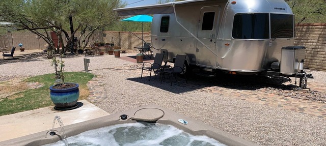 Airstream in Desert Oasis w/ HOT TUB