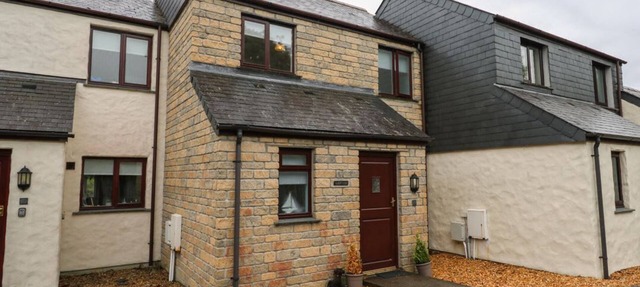 Alberts Den, in Falmouth. 2bed