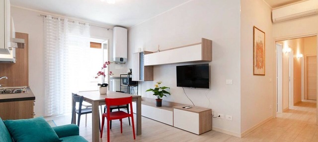 Alloggio con balcone a 500 mt dalla stazione