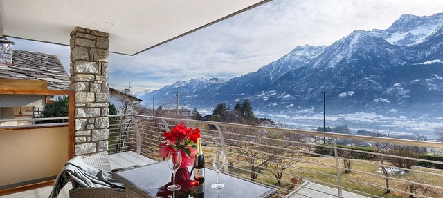 Alpenglow Maison Lugon – Mountain Views 5 Minutes from Aosta