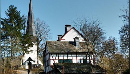 Alte Schule Kirmutscheid
