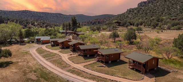 Amazonite Cabin: Relaxing Haven by the Creek